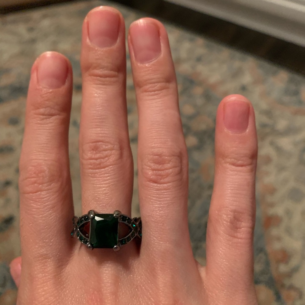 Green Emerald Ring Zircon Black Gold Filled Cross - Picture 6 of 6